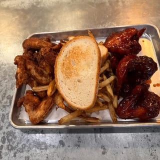 6 CHICKEN WINGS DINNER
