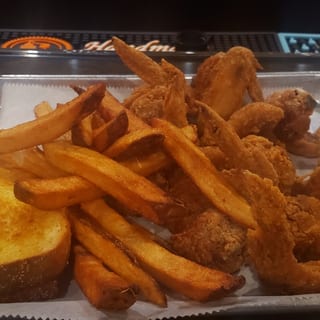 CHICKEN WINGS DINNER